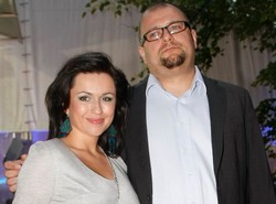 Mąż Tadli nie chce ugodowego rozwodu. Żąda alimentów i domu