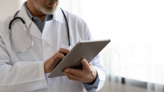 Na NFZ brak terminów, prywatnie płaci się krocie. Psychiatra dziecięcy to koszt nawet 400 zł za wizytę