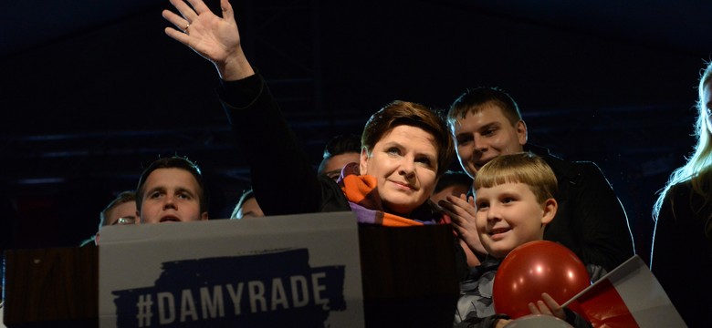 Wszystkie wyzwania rządu Szydło. Co czeka zwycięzców po wyborach?