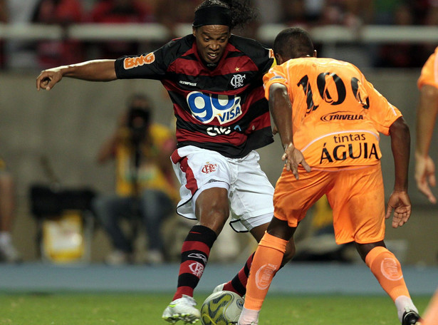 Zobacz pierwszego gol Ronaldinho dla Flamengo