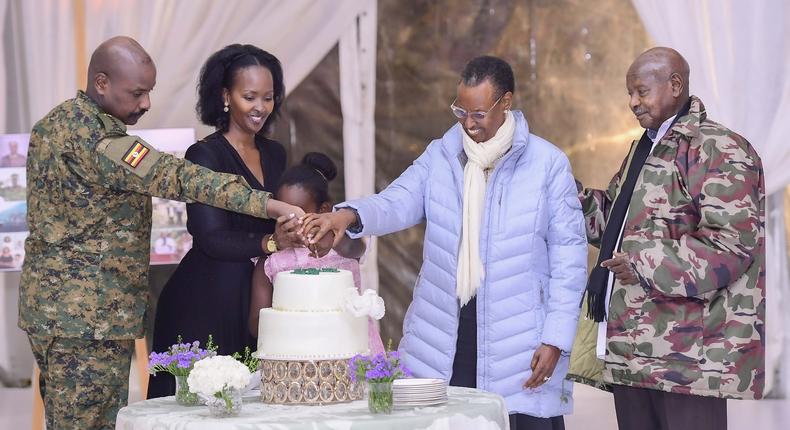President Yoweri Museveni and First Lady Mama Janet hosted a dinner on Sunday evening, April 28 to celebrate the 50th birthday of the Chief of Defence Forces Gen Muhoozi Kainerugaba.