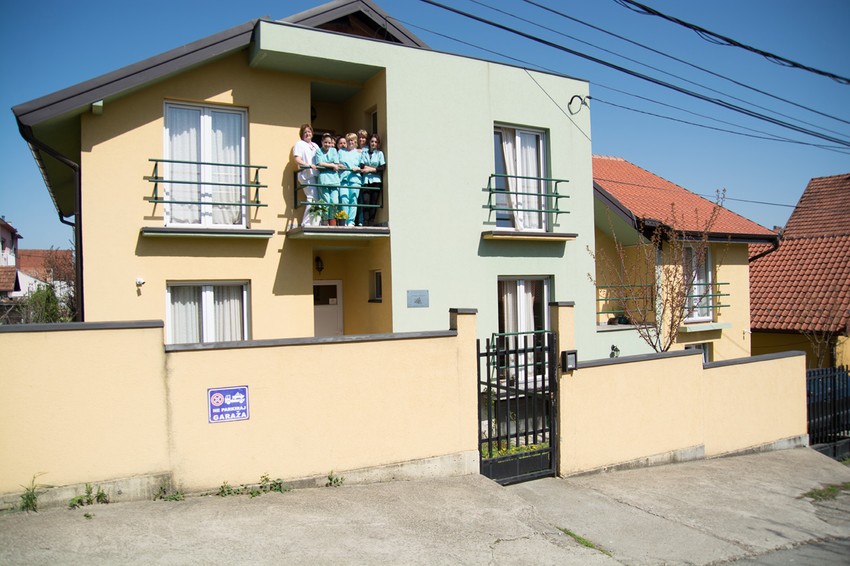 Četrnaest korisnika i jedan zaposleni zaraženi su u domu "Stara pruga" na Umci