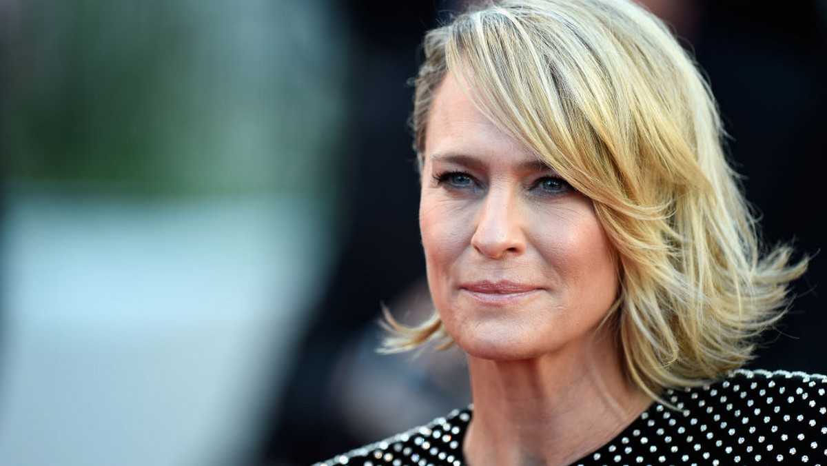 Robin Wright w rozmowie z dziennikarką "Today" wyznała, że nie była świadoma domniemanych zachowań Kevina Spacey. Aktorka pracowała z nim na planie serialu "House of Cards" przez pięć lat.