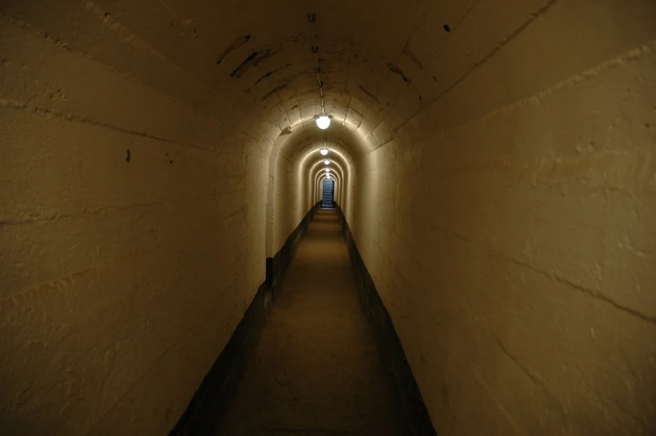Tunel koji vodi do bunkera