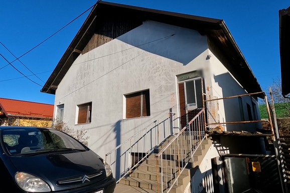 OVO JE KUĆA MINE VRBAŠKI U INĐIJI Komšije razvezale jezik o učesnici Elite 9: "To je šljam, za nju je Asmin" (Video)