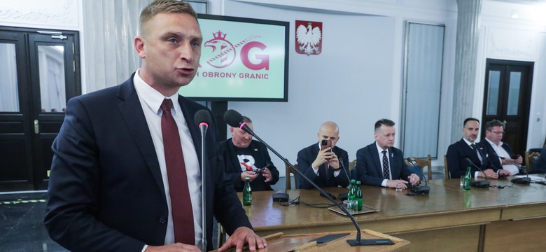 Duda ułaskawił Bąkiewicza. Kara za atak na Babcię Kasię częściowo umorzona