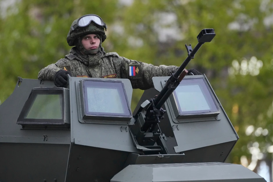 Ruski vojnik pred Dan pobede u Moskvi