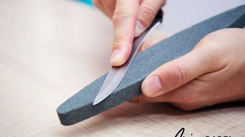 Ostrzenie noża na trzy sposoby – jak to zrobić bez ostrzałki?
