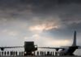 Gdy złoty jest słaby, przeloty nad Polską bardziej konkurencyjne