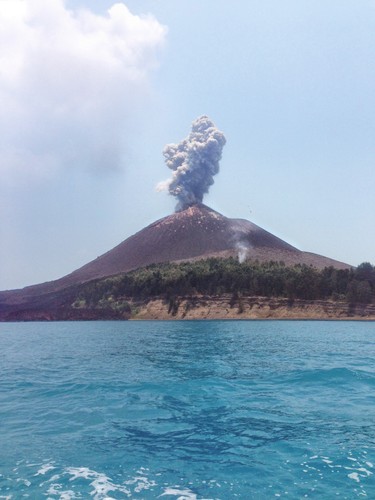 Fotografia z książki 'Wyspy niedokończone. Indonezja z bliska' / fot. Tadeusz Biedzki