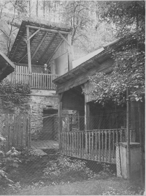 Atelier w Raabs zbudował ojciec Leopoldynyna zboczu góry pod koniec lat 70.XIX w. Zdjęcie pochodzi z ok. 1933 r