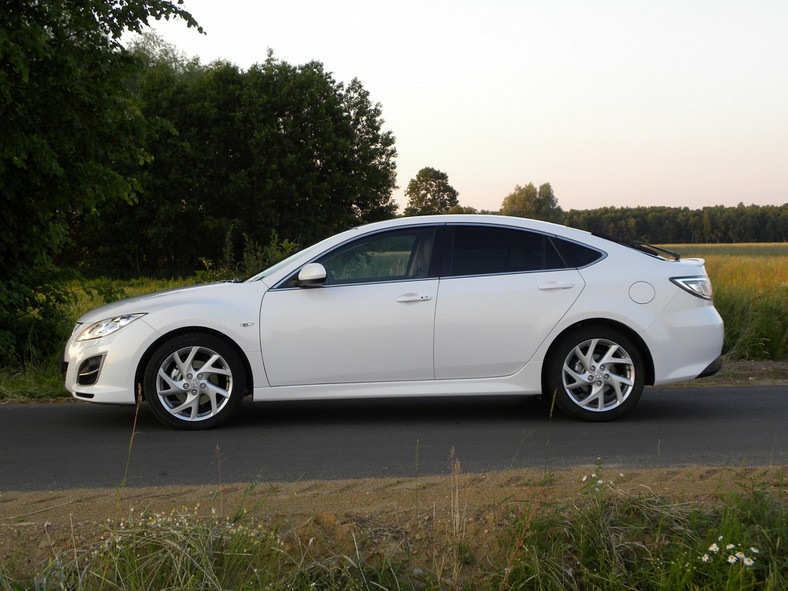 Mazda 6: czy jeździ tak dobrze, jak wygląda?