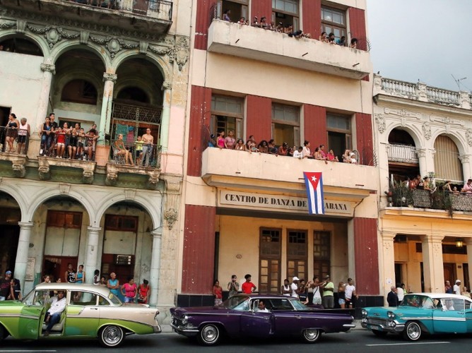 Sceneria pokazu Chanel Resort 2017 Kuba