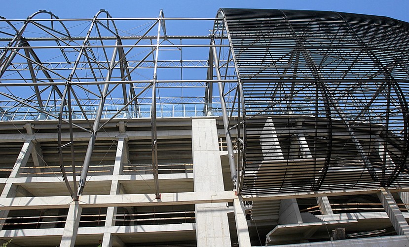 Przez cały czas budowy klub Górnik Zabrze może rozgrywać mecze na stadionie. Na zdj. Zabrze. Budowa stadionu klubu sportowego ' Górnik Zabrze '.