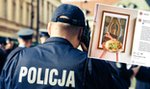 Policja wkroczyła do pizzerii przez obrazek z Maryją. Klienci oburzeni!