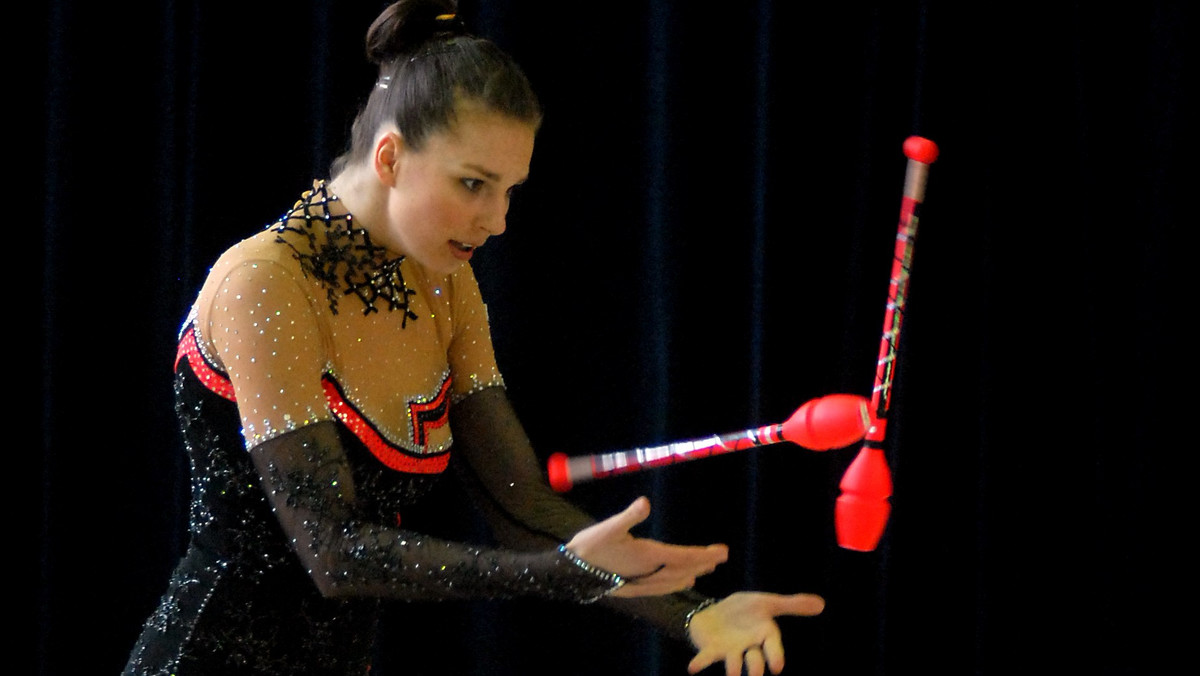 Joanna Mitrosz ma 23 lata, a Igrzyska Olimpijskie w Londynie będą jej ostatnimi w karierze. A szkoda, bo nasza gimnastyczka to jedna z najładniejszych i najzgrabniejszych polskich sportsmenek. Gdyby w Londynie odbywały się wybory miss, to pewnie poszłaby w ślady Teresy Folgi, która w 1988 roku została miss igrzysk w Seulu. Być może panna Joanna, której wielkim atutem są wzrost i piękna figura, po zejściu z maty zostanie modelką.