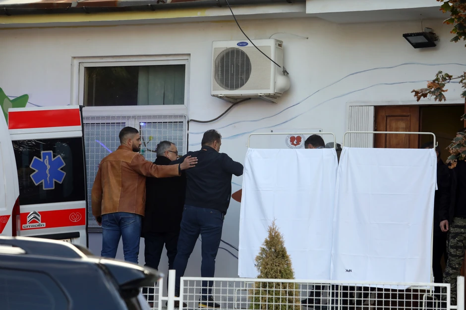 Izvođenje dečaka ubice iz bolnice 