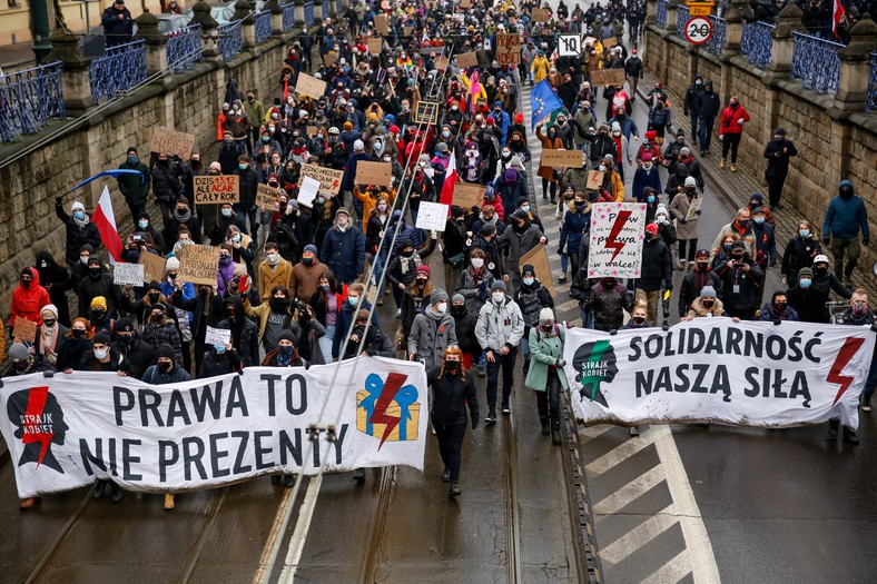 Demonstracja przeciwko zaostrzeniu prawa aborcyjnego. Kraków. 13.12.2020 r.