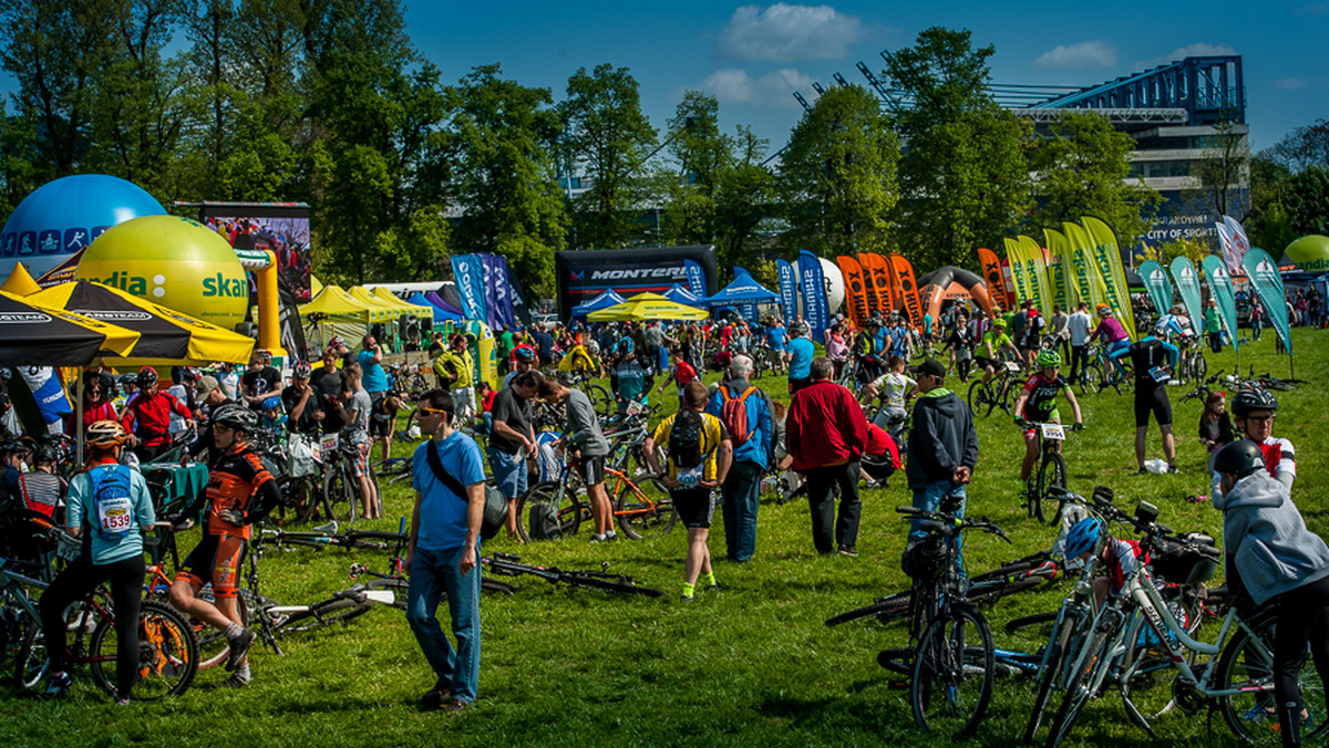 Podczas Vienna Life Lang Team Maratony Rowerowe w Krakowie spod opon kolarzy będą szły iskry, bo wyścig będzie kwalifikacją do mistrzostw świata w maratonie MTB. Powołania do reprezentacji dostaną dwie najlepsze zawodniczki i dwaj zawodnicy po wyścigach w Polanicy-Zdroju i właśnie Krakowie.