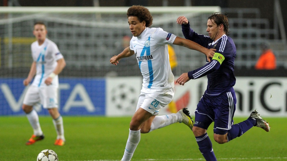 Anderlecht Bruksela pokonał Zenit Sankt Petersburg 1:0 (1:0) w meczu 4. kolejki grupy C piłkarskiej Ligi Mistrzów. Dla mistrzów Belgii to pierwszy komplet punktów w tym sezonie. Marcin Wasilewski nie mógł zagrać w tym spotkaniu z powodu nadmiaru żółtych kartek.