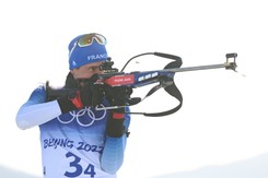 Fillon Maillet triumfatorem biegu na 20 km. Odległa pozycja Guzika