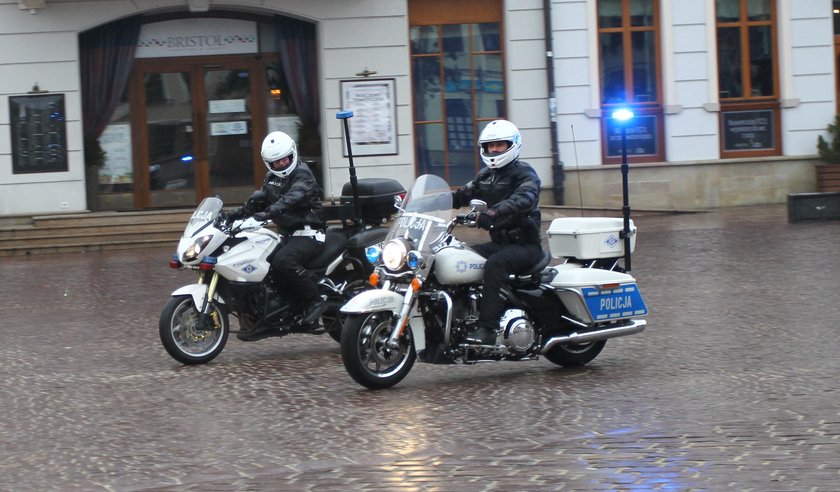 Policjanci na harleyu