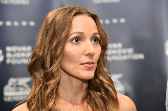 "NOVAK SE RAZVODI OD MENE PET PUTA DNEVNO" Jelena Đoković o najtežem periodu u braku: "Uopšte se ne nosim dobro sa tim"