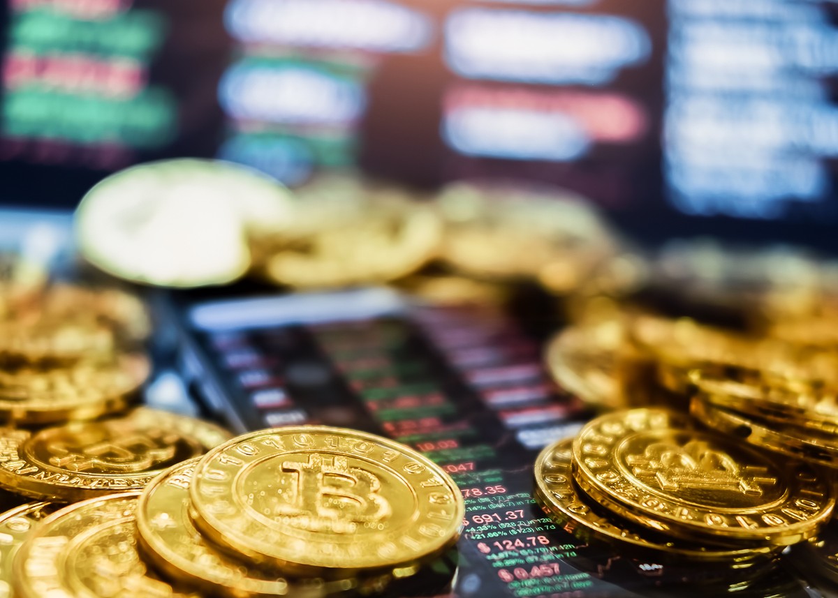 Bitcoin podwoił wartość. Czy warto w niego inwestować? - Inwestowanie -  Forbes.pl