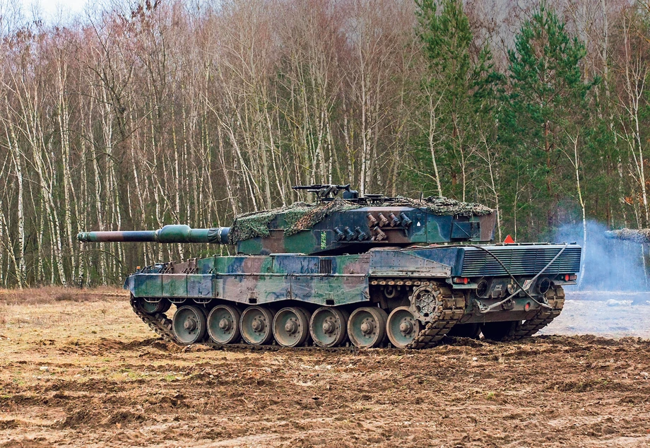 Trochę to trwało, ale Berlin w końcu zgodził się dostarczyć Ukrainie 14 czołgów Leopard 2 i zatwierdził ich przekazywanie przez państwa sojusznicze. Kijów liczy, że od wszystkich krajów otrzyma sto takich czołgów.