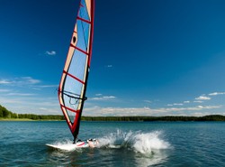 Beton z gruszki zaleje Mazury. To będzie jeden wielki plac budowy