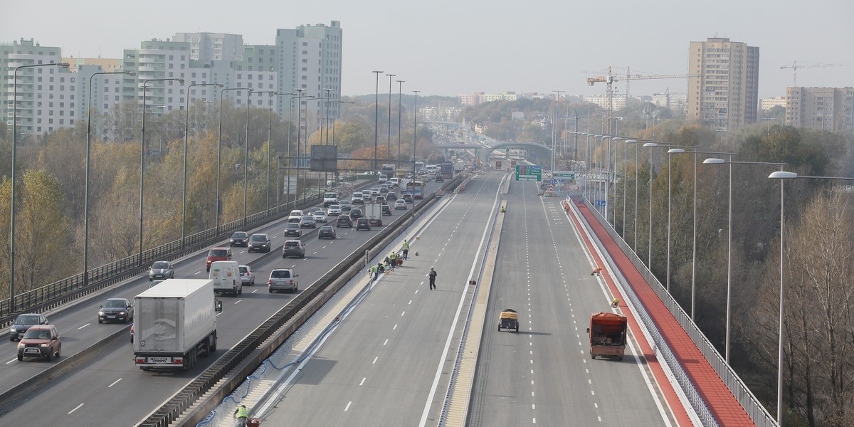 Otwierają pół mostu Grota