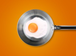 Jedzenie jajek jak palenie papierosów. Szkodzi