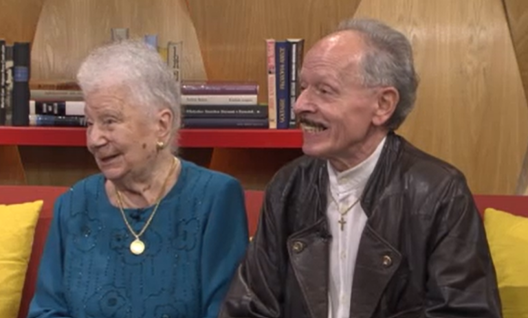 A 100 éves Klári néni a fiával látogatott el a Reggeli stúdiójába / Fotó: RTL