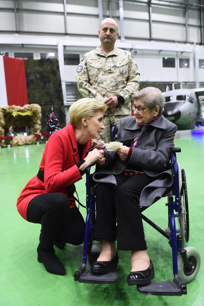 Dudowie na opłatku na Sycylii. Prezydentowa zachwyciła!