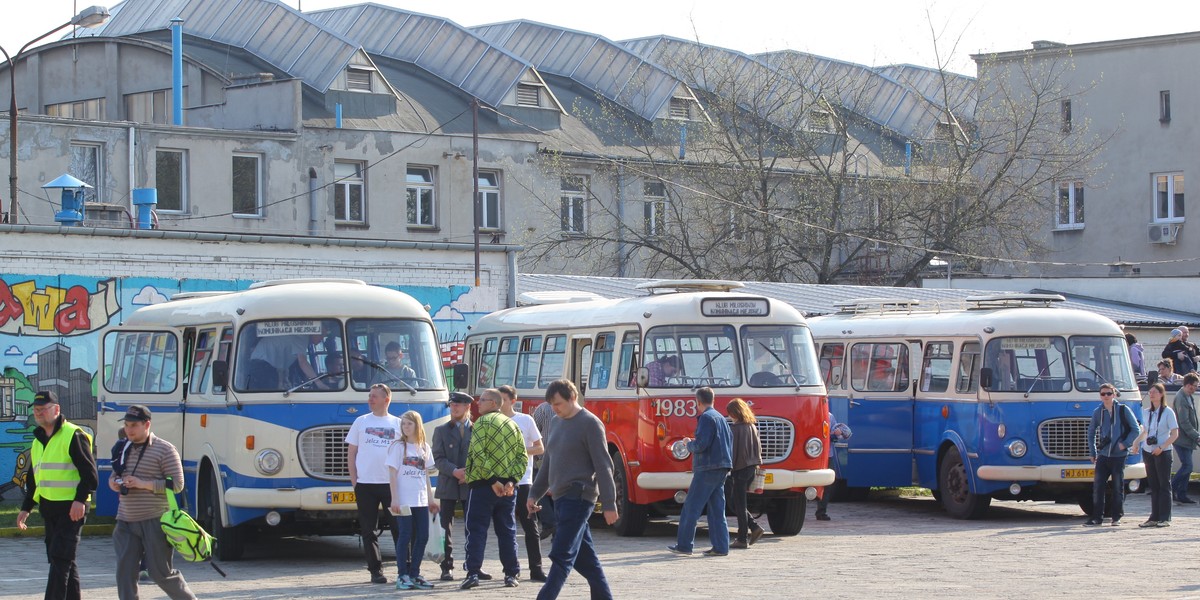 Wystawa zabytkowych autobusów