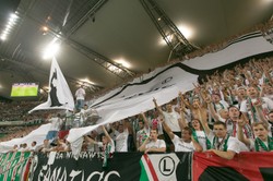 Legia ukarana. W kluczowym meczu kibice nie wejdą na "Żyletę"