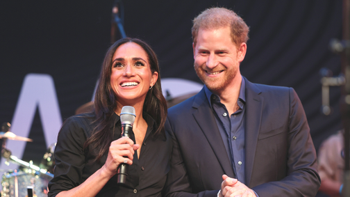 Meghan Markle és Harry herceg a legnagyobb hollywoodi sztárokkal jótékonykodtak
