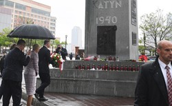 Prezydent Duda spotkał się z burmistrzem Fulopem. W prezencie otrzymał miniaturę Pomnika Katyńskiego