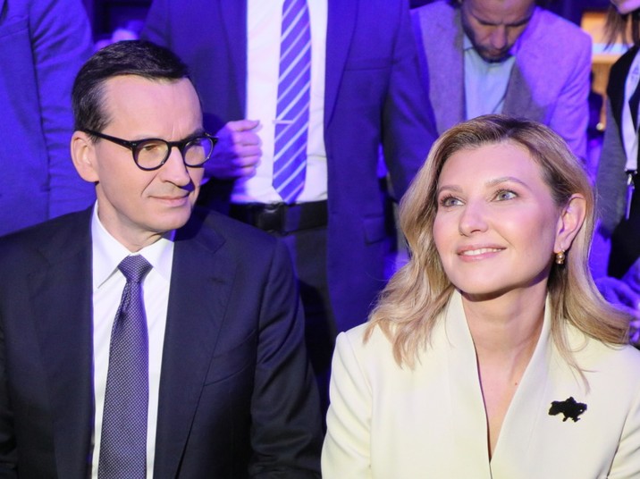 Ołena Zełenska i Mateusz Morawiecki na Warsaw Security Forum 2022.