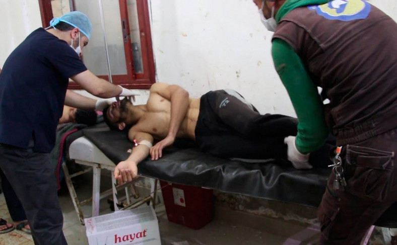 Ofiary ataku, prawdopodobnie gazowego, w Idlib, w Syrii