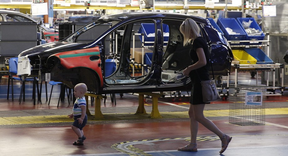 Według przedstawicieli dyrekcji zakładu, unowocześnione wersje Fiata 500, Lancii Ypsilon i Abartha 500 cieszą się dużym powodzeniem na międzynarodowym rynku – wzrósł popyt na każde z tych aut. Lancia Ypsilon ma być wytwarzana w Tychach co najmniej do połowy 2020 r.<br><br>
Dzień Rodzinny GCA Poland w fabryce Fiat Chrysler Automobiles w Tychach <br><br>(mr) PAP/Andrzej Grygiel