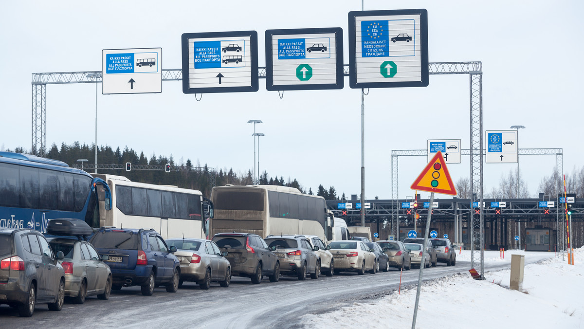 Tak Rosjanie unikają sankcji. Przywożą "towary luksusowe"