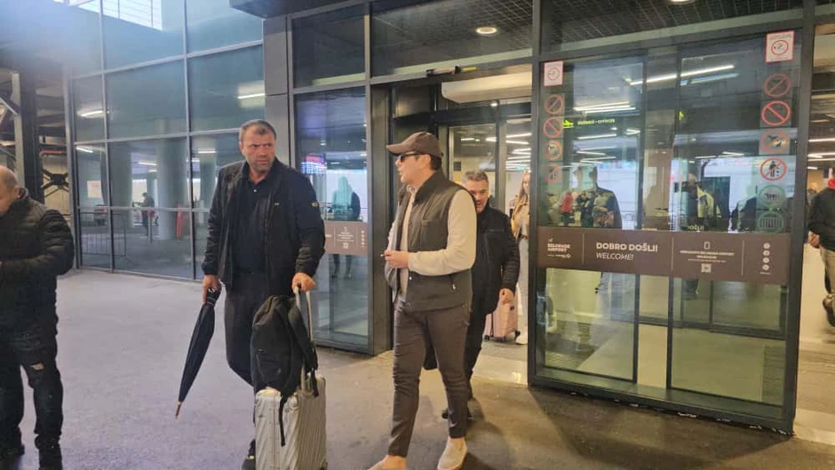 Aco Pejović na aerodromu