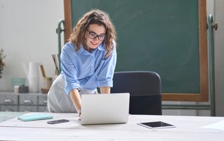 Wakacje bez wynagrodzenia? Tysiące nauczycieli traci ciągłość składek