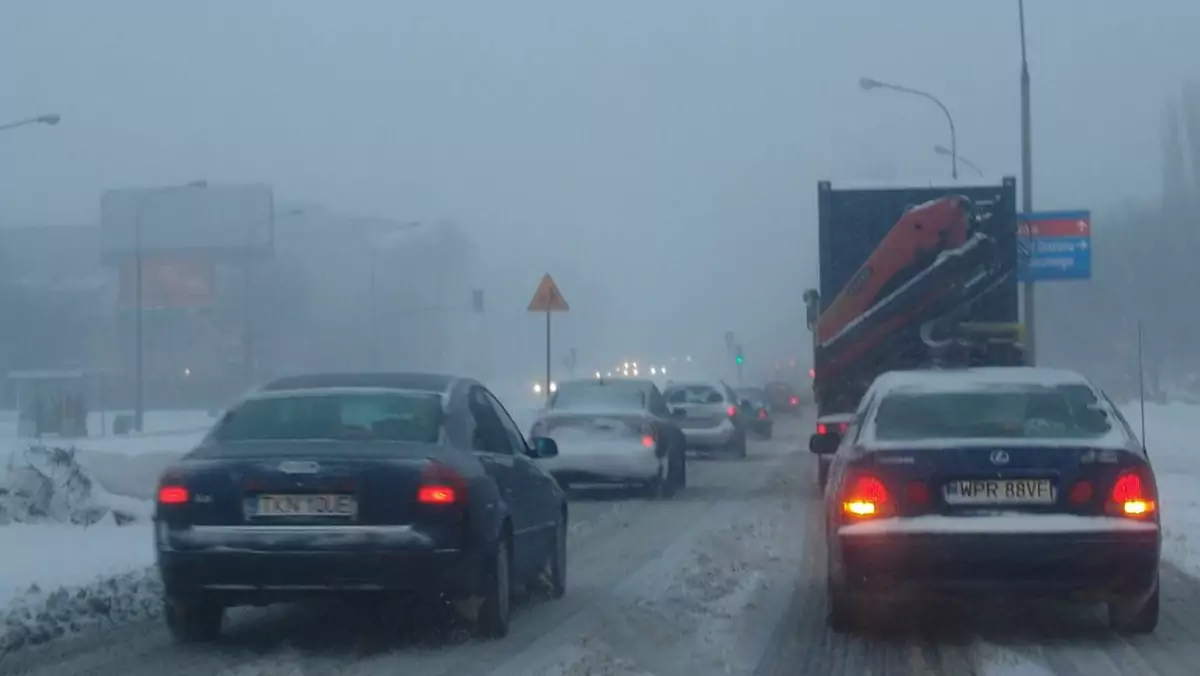 GDDKiA: wszystkie drogi krajowe przejezdne. Prawie w całym kraju pada śnieg