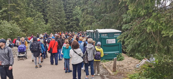 Szturm turystów na Morskie Oko