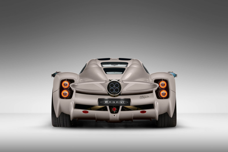 Pagani Utopia