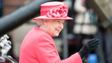 Królowa Elżbieta II zaskoczyła nową fryzurą. Od dawna tak nie eksperymentowała