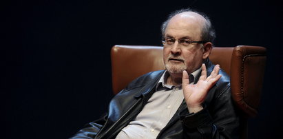 Salman Rushdie w brutalnym ataku stracił wzrok w jednym oku. Mogło być jeszcze gorzej