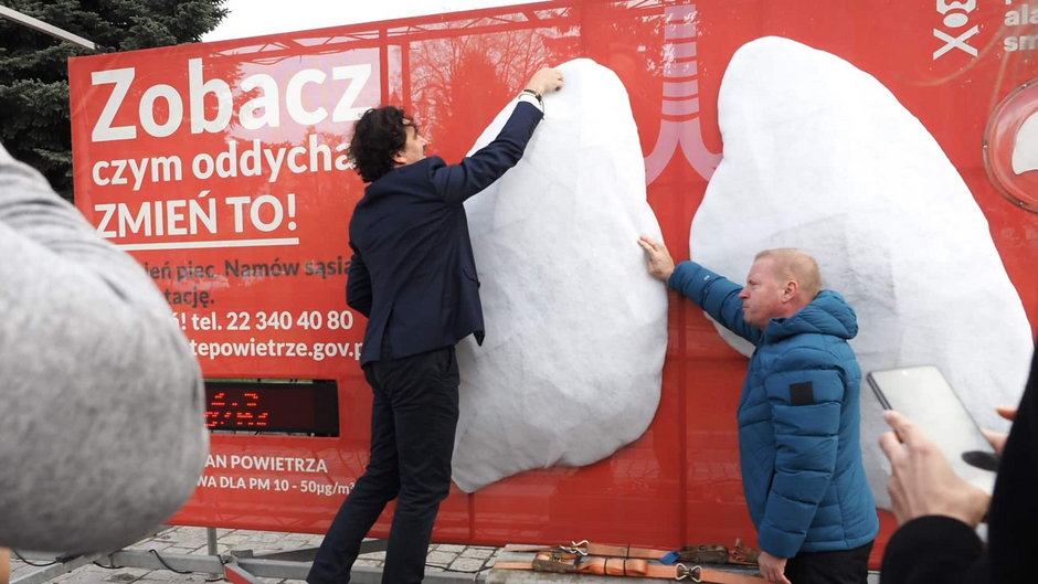 Płuca wykonane z białego materiału często szybko stają się czarne